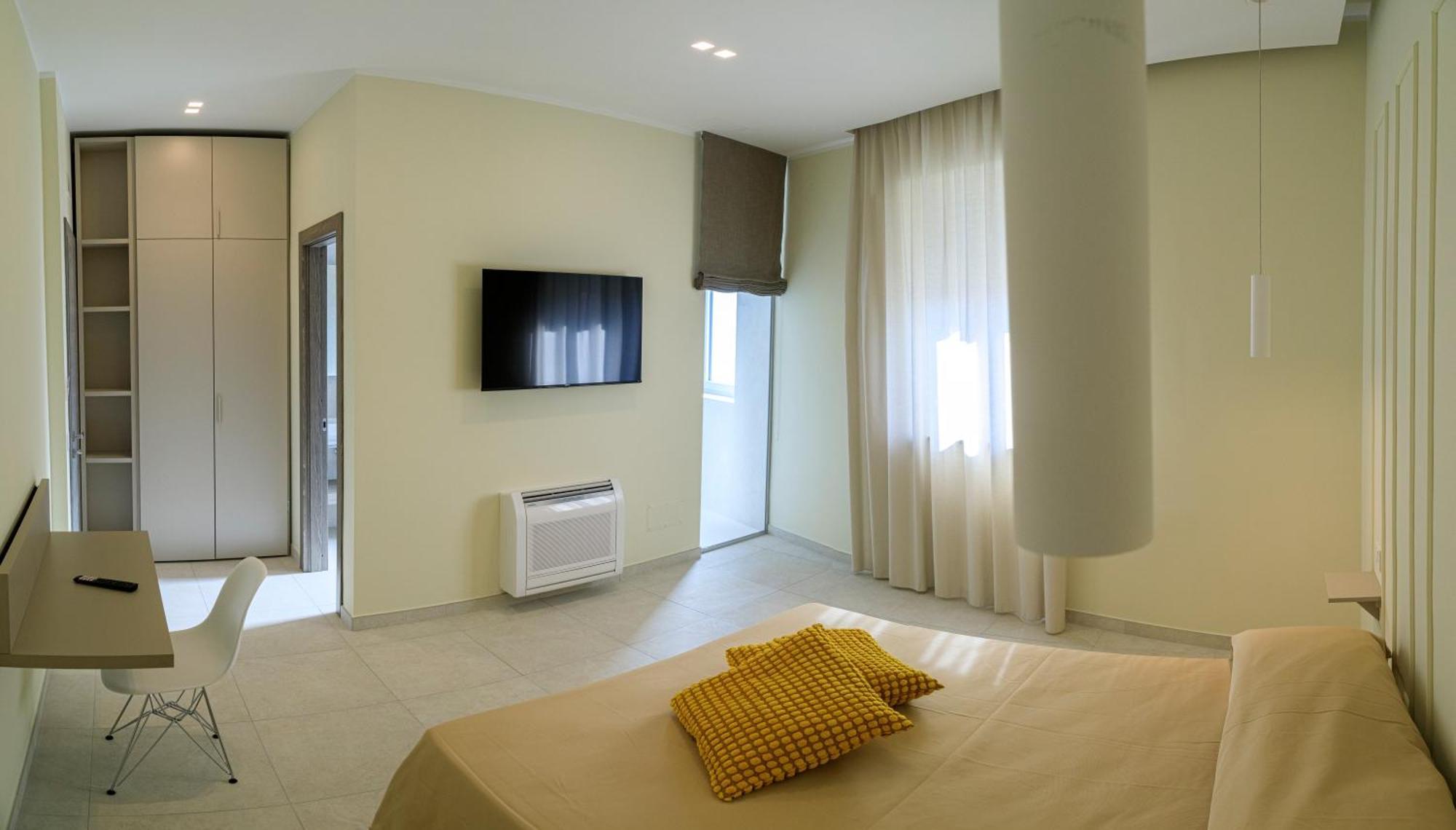 Domus Vivian Hotel Montecorvino Pugliano Buitenkant foto